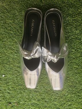 Kakaniya Metallic Silver Bow-Front Women's Flats